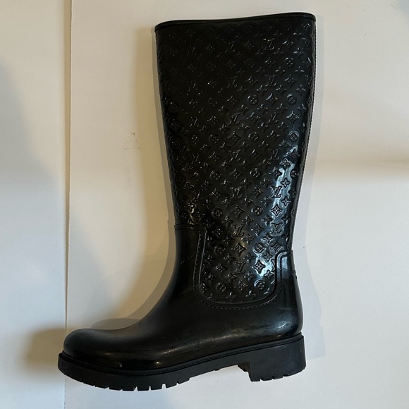 Louis Vuitton rain boots. Excellent condition. Black rubber. Incredible deal. - Picture 7 of 9